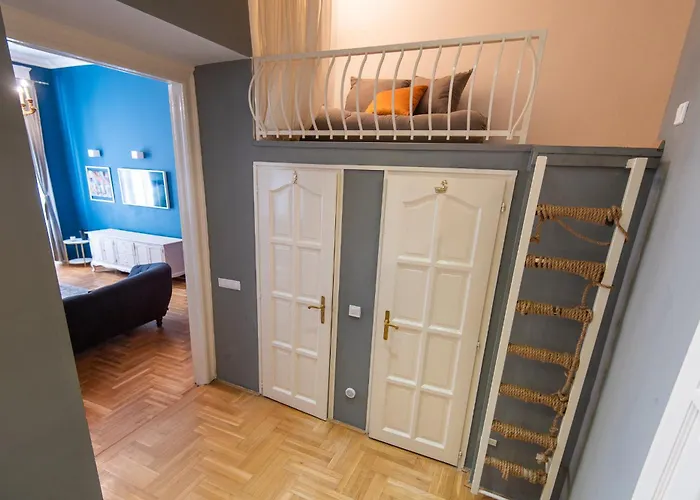 Chic Soho Near Opera Apartament